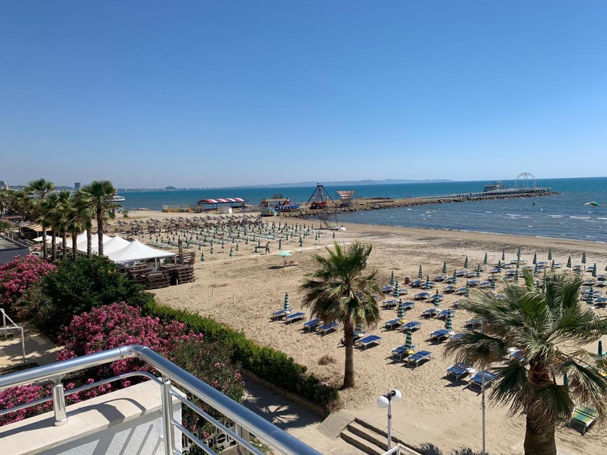Wave Beachfront Apartments Durrës Zewnętrze zdjęcie