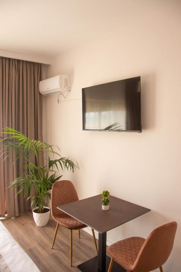 Wave Beachfront Apartments Durrës Zewnętrze zdjęcie