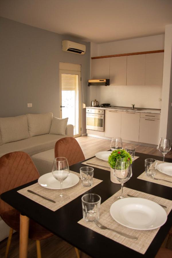 Wave Beachfront Apartments Durrës Zewnętrze zdjęcie