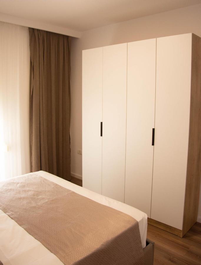 Wave Beachfront Apartments Durrës Zewnętrze zdjęcie