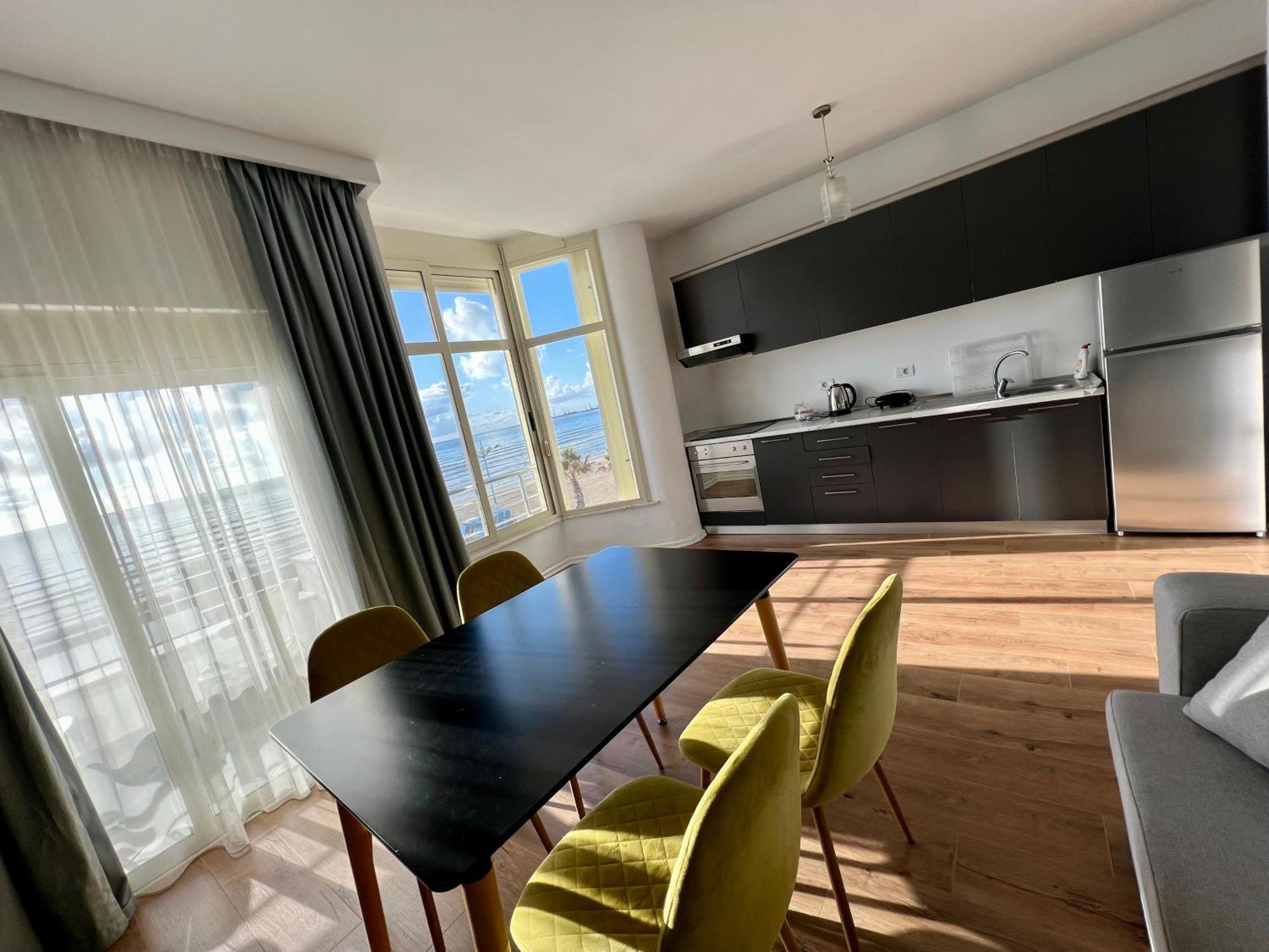 Wave Beachfront Apartments Durrës Zewnętrze zdjęcie