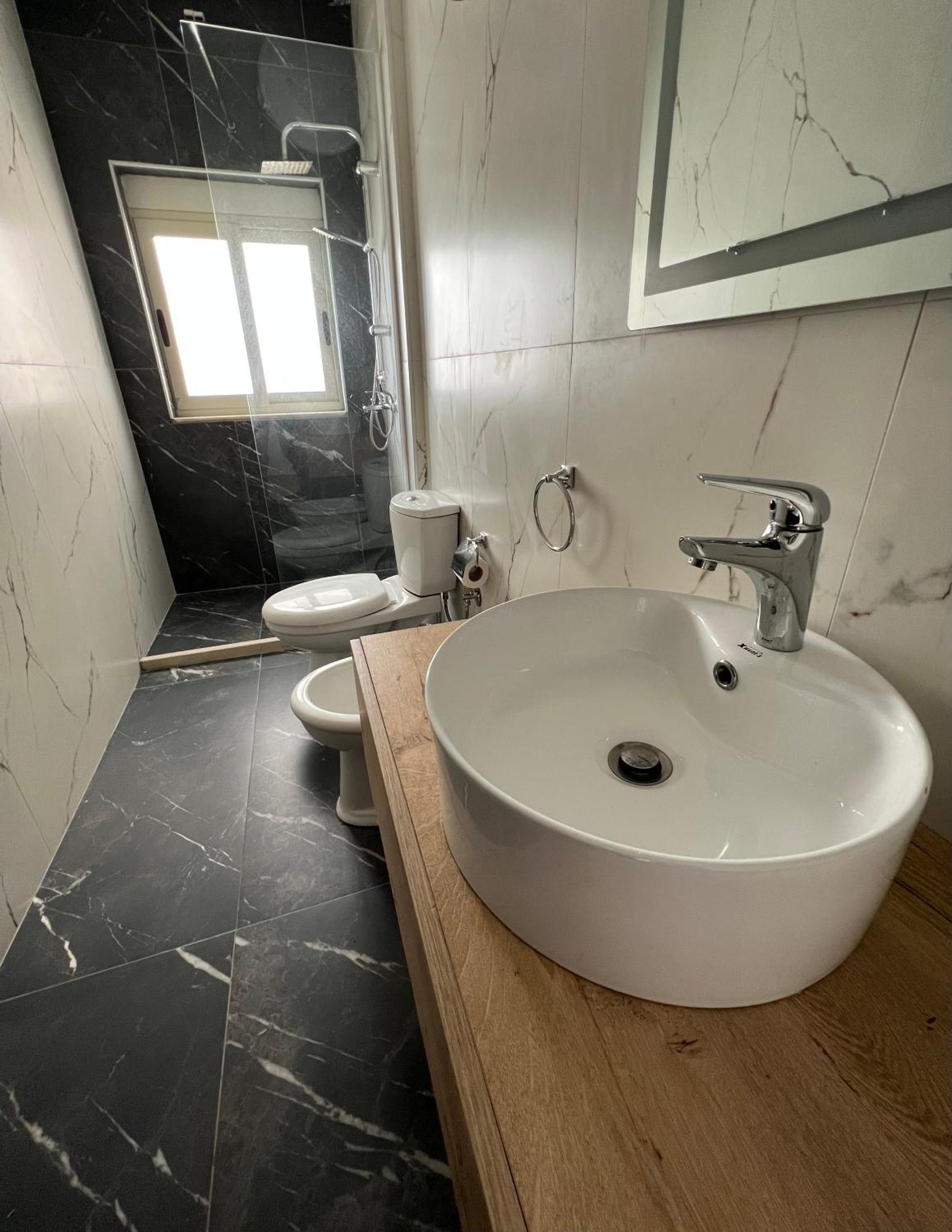 Wave Beachfront Apartments Durrës Zewnętrze zdjęcie