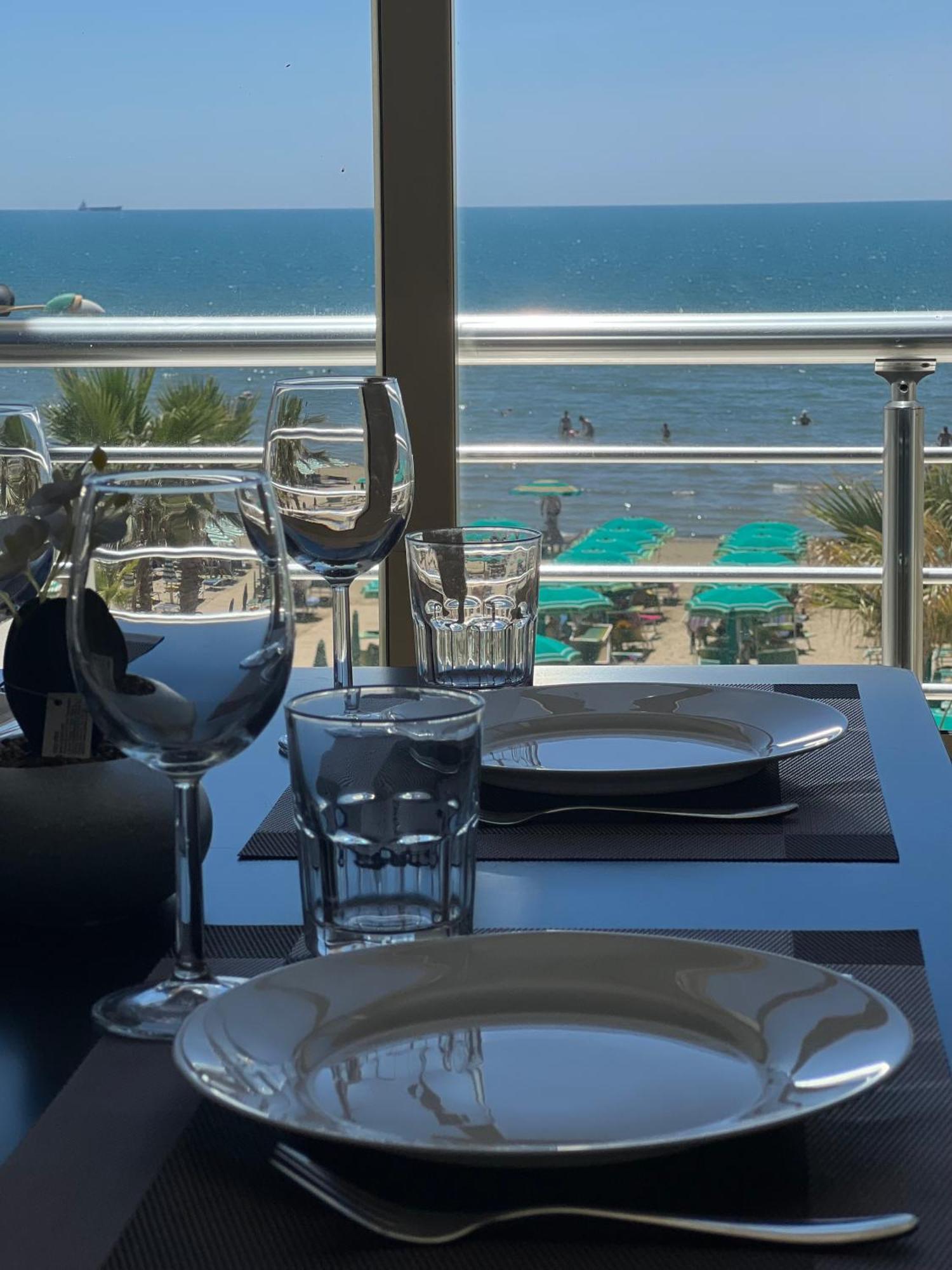 Wave Beachfront Apartments Durrës Zewnętrze zdjęcie